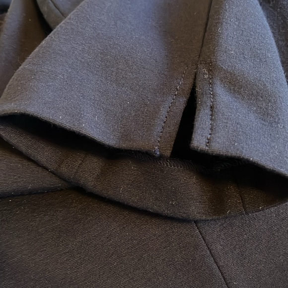 St.John Navy stretch ankle length pants side slit,zipper & interior button Size8 - Picture 5 of 11